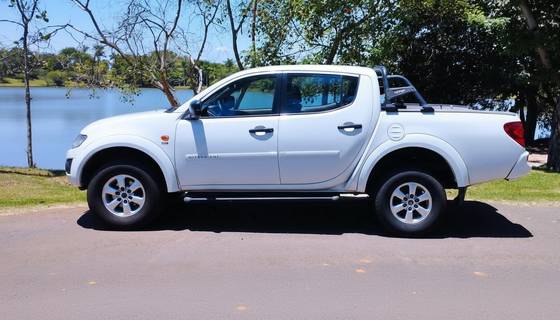 MITSUBISHI L200 TRITON 2.4 HLS 4X2 CD 16V FLEX 4P MANUAL